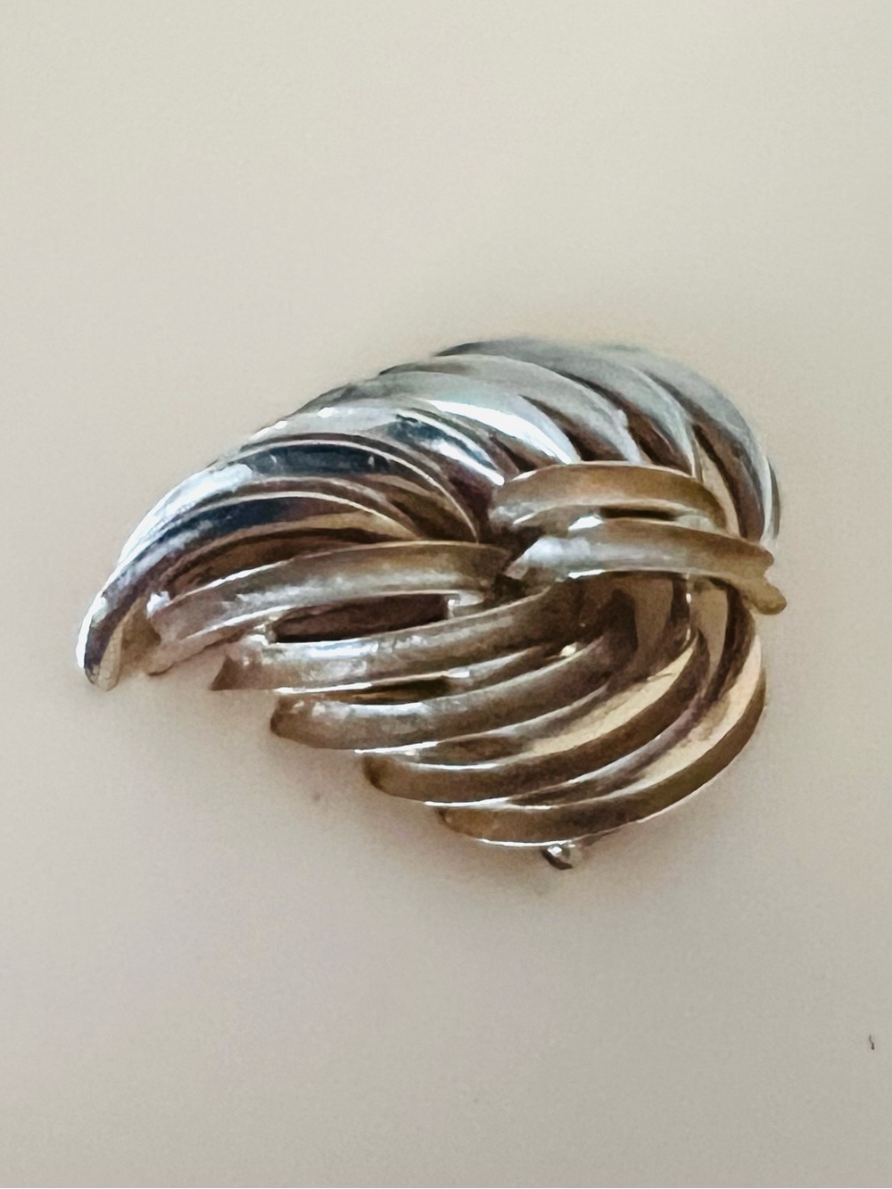Elegant Gold-Tone leaf Brooch